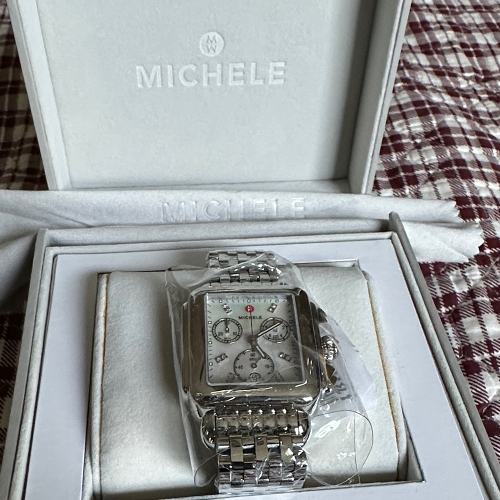 Flash Sale 🌺 Never Worn Michele Deco Chronograph Watch🌺 - Picture 6 of 7